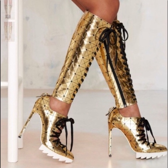 PRIVILEGED Geometric Corset Detachable Stiletto - Picture 3 of 4